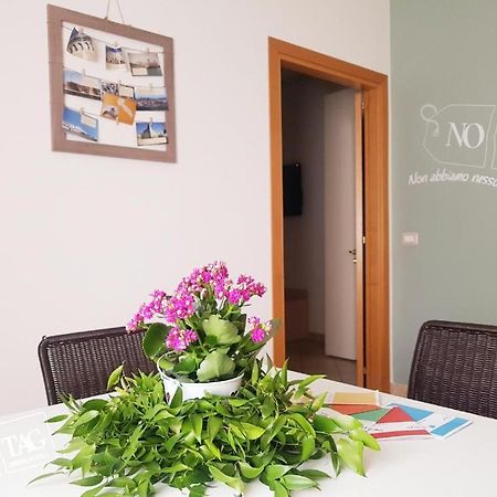 Colonna Rooms & Apartment ตรานิ ภายนอก รูปภาพ