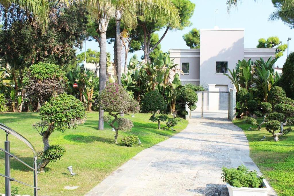 Colonna Rooms & Apartment ตรานิ ภายนอก รูปภาพ